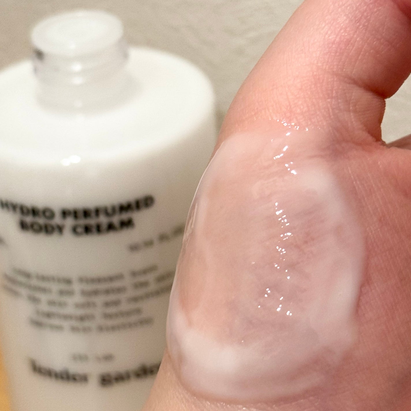 HYDRO PERFUMED BODY CREAM/Tender garden/ボディクリームを使ったクチコミ(3枚目)