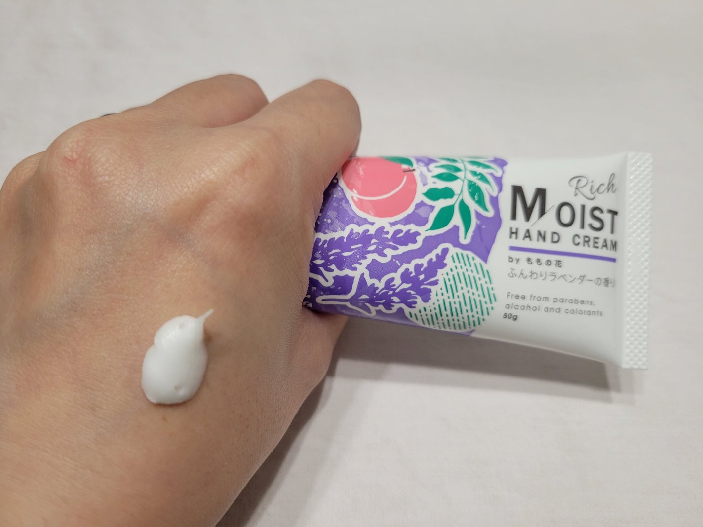 ももの花 モイストハンドクリーム すっきりピーチの香り/オリヂナル/ハンドクリームを使ったクチコミ(4枚目)