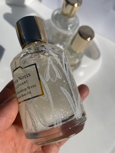 ホワイトスノードロップ　コフレ シマーボディオイル 50ml/Flora Notis JILL STUART/その他キットセットを使ったクチコミ（2枚目）