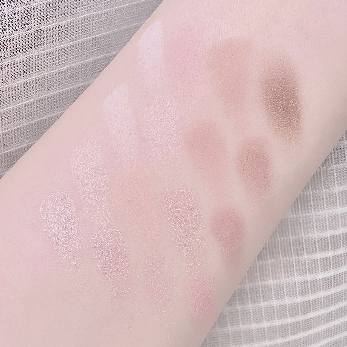 ソフトブラーリングアイパレット/wakemake/アイシャドウパレットを使ったクチコミ（3枚目）