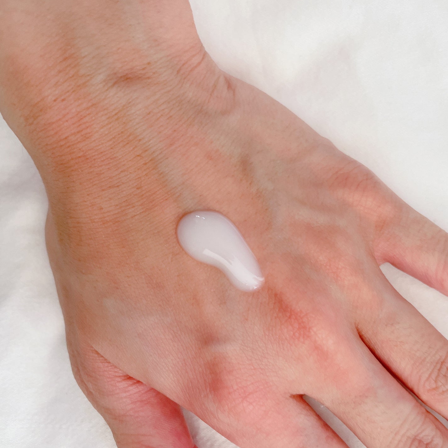 プレミアムボディミルク ホワイトニング【医薬部外品】 /ニベア/ボディミルクを使ったクチコミ(2枚目)