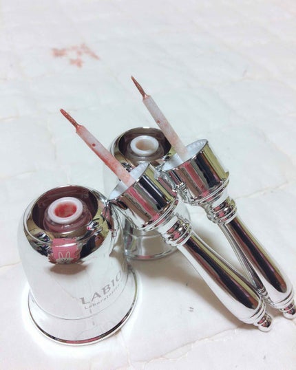 LABIOTTE モメンティーク タイムシャドウのクチコミ「ラビオッテ(韓国)
モメンティック ハンドベル
リキッドライナーグリッター
✨ゴルドピーチ
.....」(3枚目)