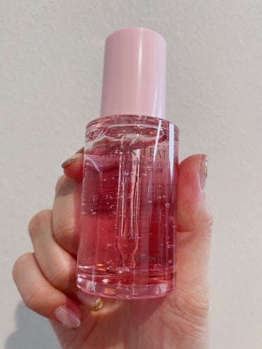 APLIN ピンクティーツリーシナジーセラムのクチコミ「とろみのあるテクスチャーで
ピンクのボトルがかわいい美容液•*¨*•.¸¸☆
ピンク色は天然成.....」（2枚目）