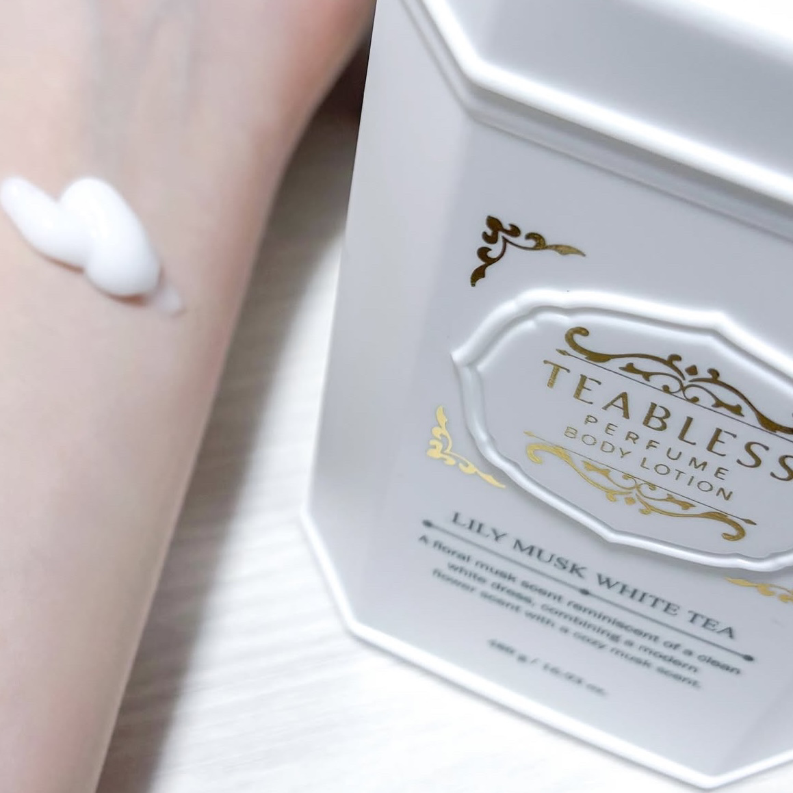 パフュームボディローション リリィムスクホワイトティー/TEABLESS/ボディローションを使ったクチコミ（2枚目）
