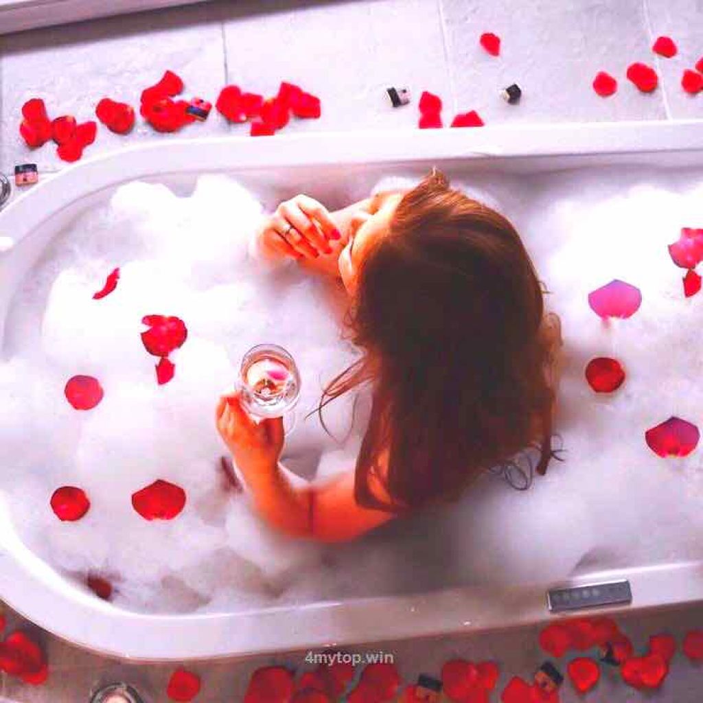 Кано on LIPS 「どうも!かほです!今日は、私が毎日やっているお風呂で出来る顔の..」(1枚目)