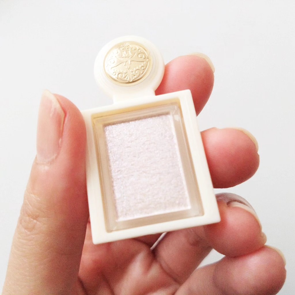 シャドーカスタマイズ　（ブリリアントグリッター） WT901（くすだま）/MAJOLICA MAJORCA/グリッターを使ったクチコミ（2枚目）