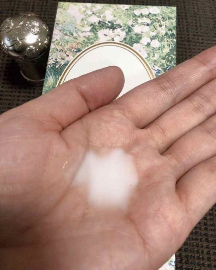 ローズ エッセンス エマルジョン/レ・メルヴェイユーズ ラデュレ/乳液を使ったクチコミ(2枚目)