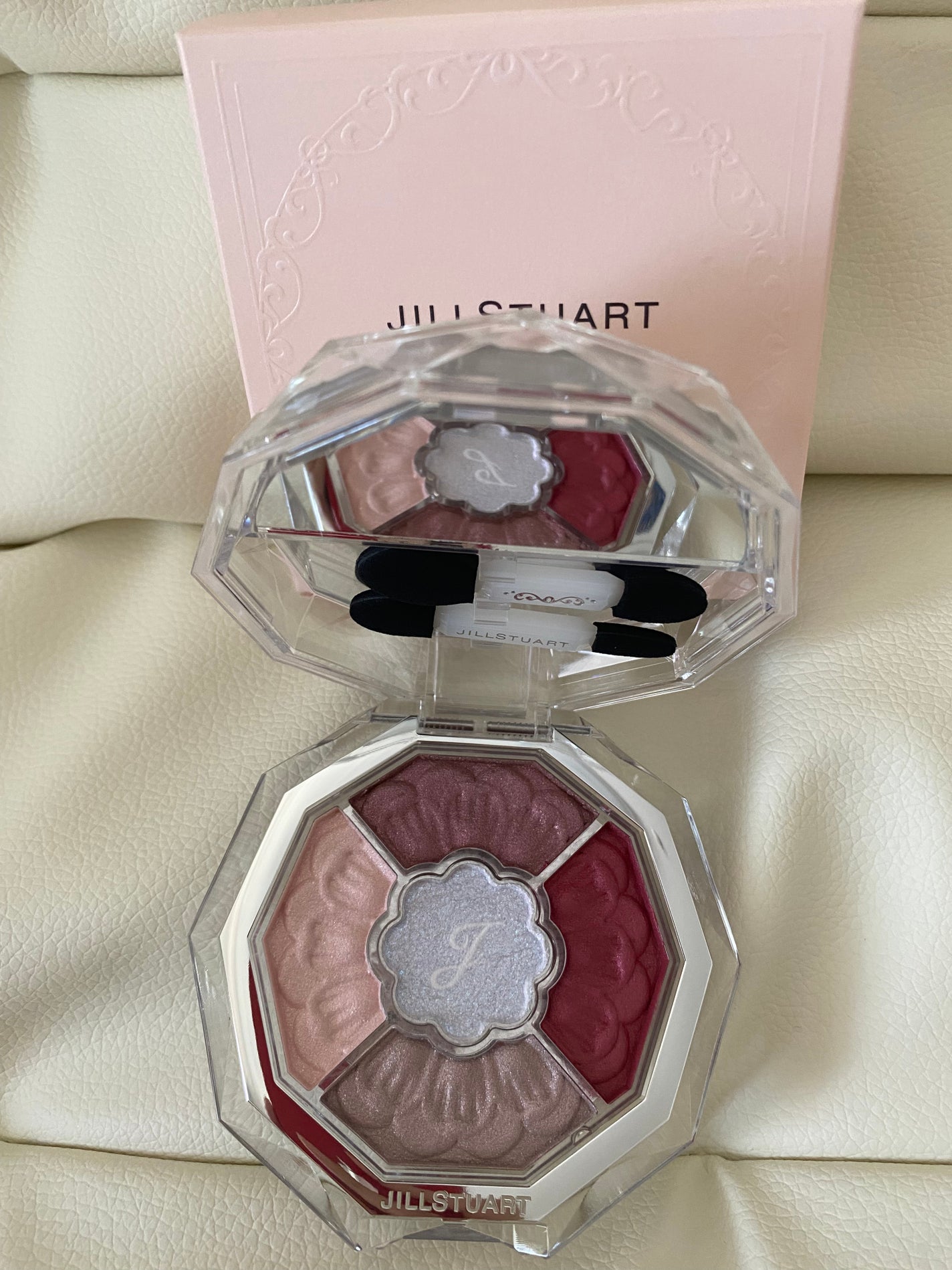 ジルスチュアート ブルームクチュール アイズ ジュエルドブーケ/JILL STUART/アイシャドウパレットを使ったクチコミ(1枚目)