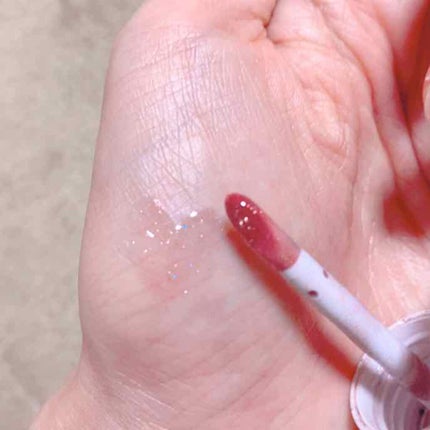 メスメリック ウェットリップオイル/CHICCA/リップグロスを使ったクチコミ(3枚目)