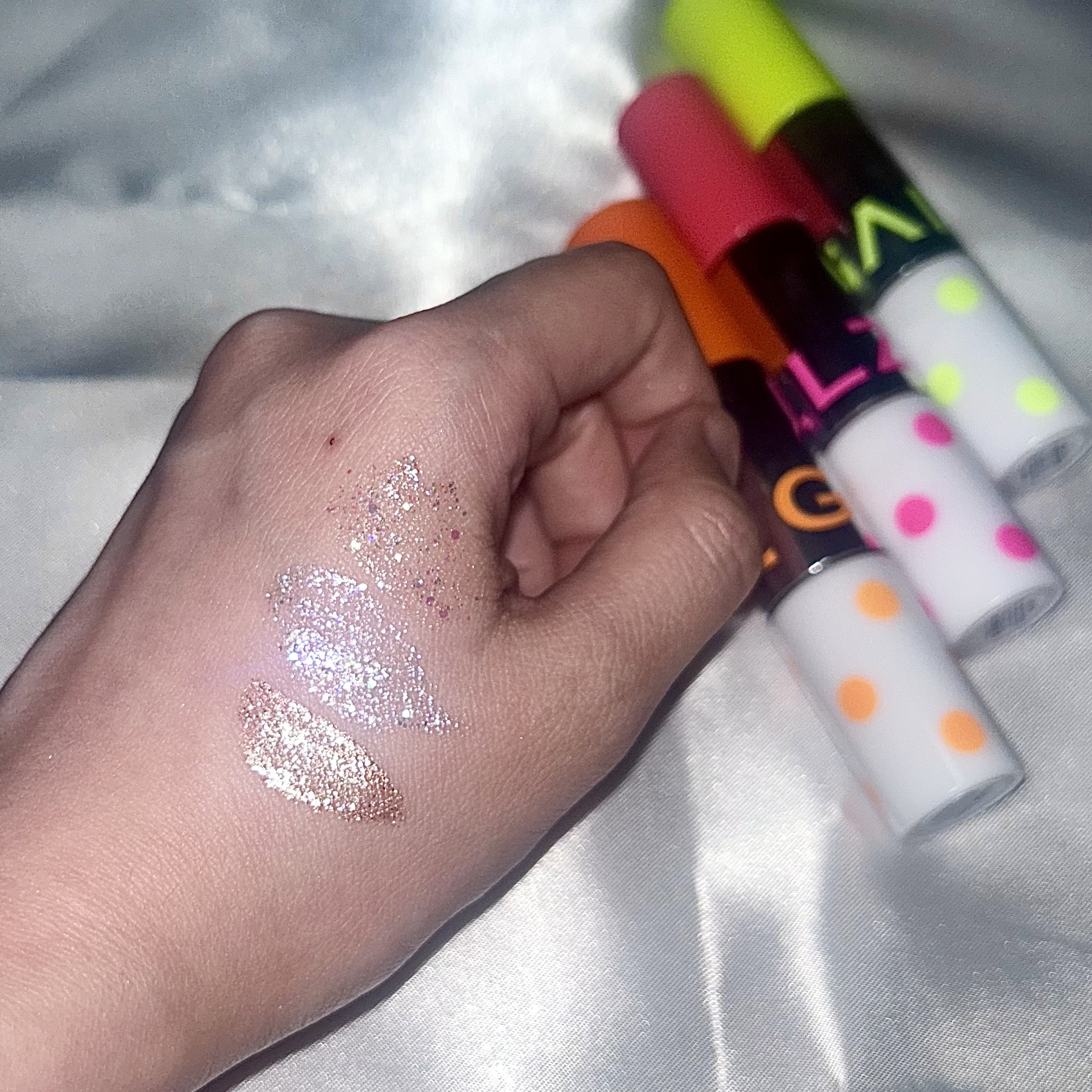 アゲ盛れグリッター 01 絶対主役道（ゼッタイシュヤクドウ）/ギャルズ コスメティックス/グリッターを使ったクチコミ（1枚目）