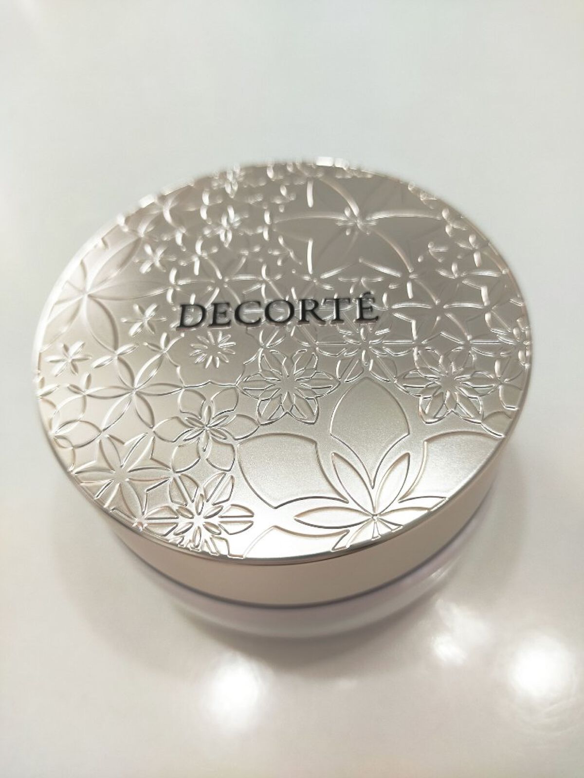 フェイスパウダー/DECORTÉ/ルースパウダーを使ったクチコミ（2枚目）