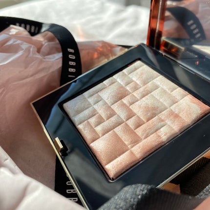 ハイライティング パウダー L01 ピンクグロウ(限定パッケージ)/BOBBI BROWN/パウダーハイライトを使ったクチコミ(2枚目)