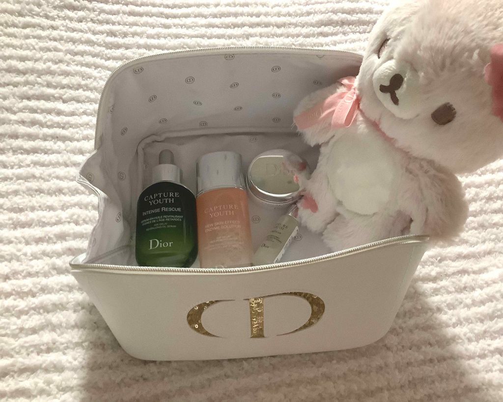 Dior カプチュール ユース コフレのクチコミ「10月26日　購入品

Dior  カプチュール　ユース　ホリディ
　13,970円


試供.....」（3枚目）