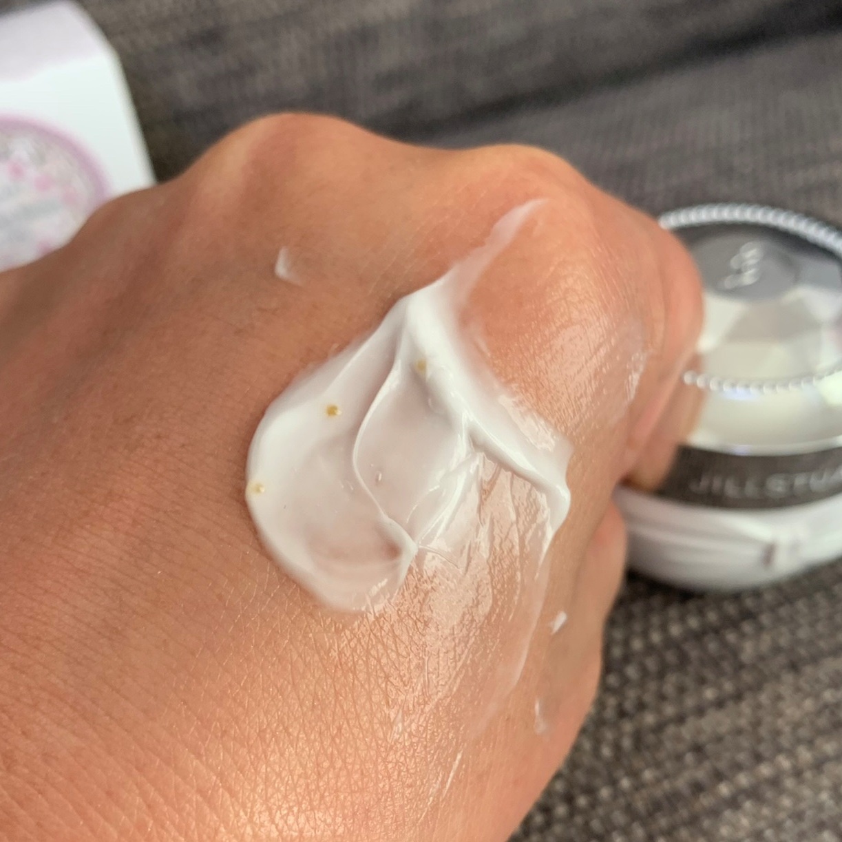 ジルスチュアート  ホワイトフローラル  ハンドクリーム  ディープモイスチュア /JILL STUART/ハンドクリームを使ったクチコミ（3枚目）