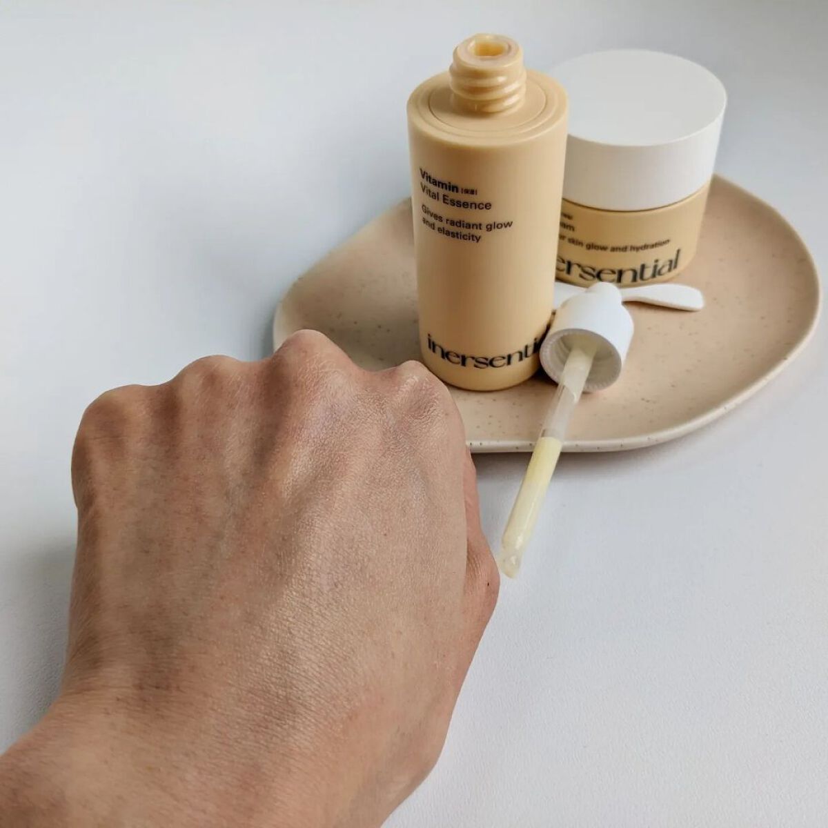 バイタルエッセンス/inersential/美容液を使ったクチコミ（3枚目）