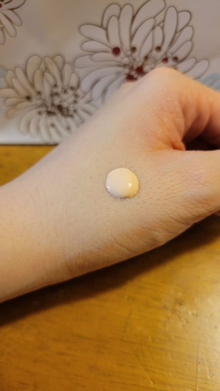 モイスチュアライジング ファンデーション プライマー/PAUL & JOE BEAUTE/化粧下地を使ったクチコミ(3枚目)