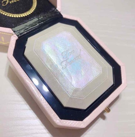 ダイヤモンドライト ハイライター ブラシ/Too Faced/メイクブラシを使ったクチコミ(2枚目)