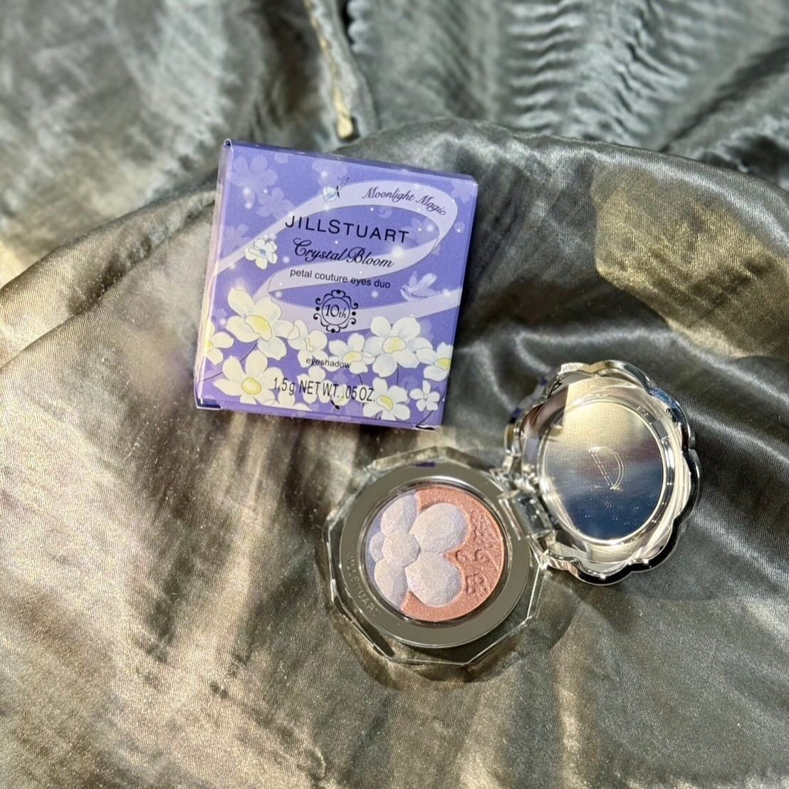 ジルスチュアート クリスタルブルーム ペタルクチュールアイズ デュオ 10 moonlight magic petals/JILL STUART/アイシャドウパレットを使ったクチコミ（2枚目）