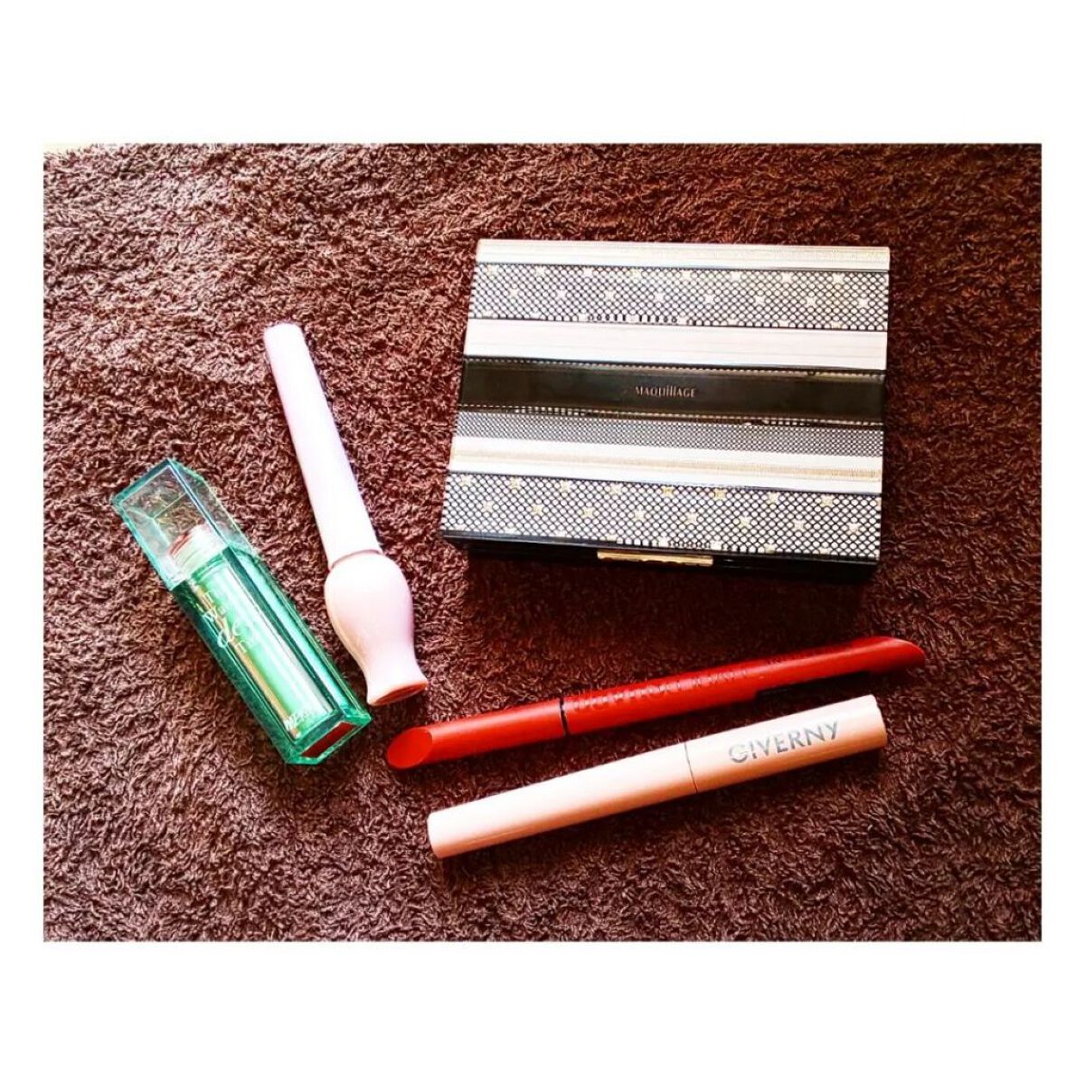 ドラマティックリップカラー (グロッシー) RD432 ストロベリージュレ/マキアージュ/口紅を使ったクチコミ（1枚目）