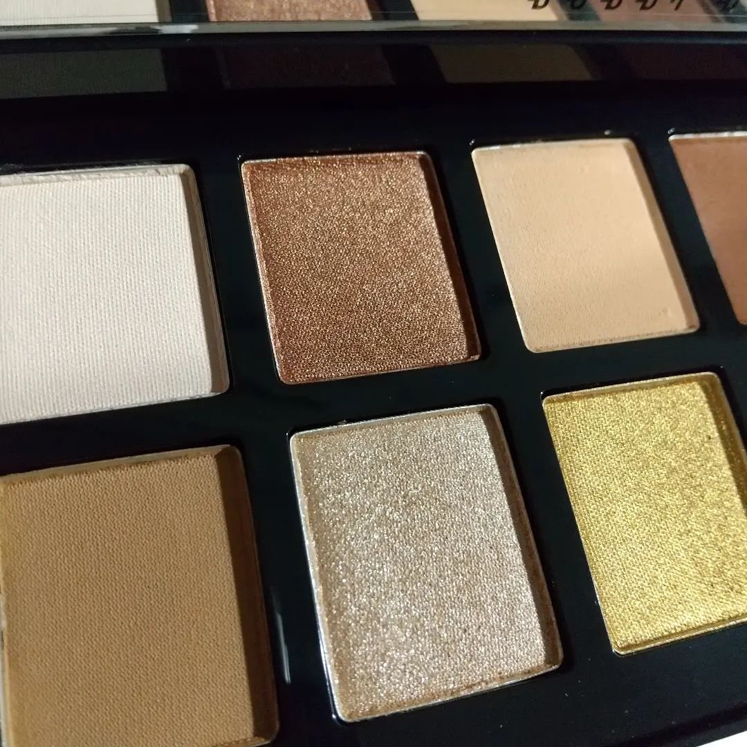 リュクス チーク & ハイライト パレット ゴールデングロウ/BOBBI BROWN/パウダーハイライトを使ったクチコミ（3枚目）