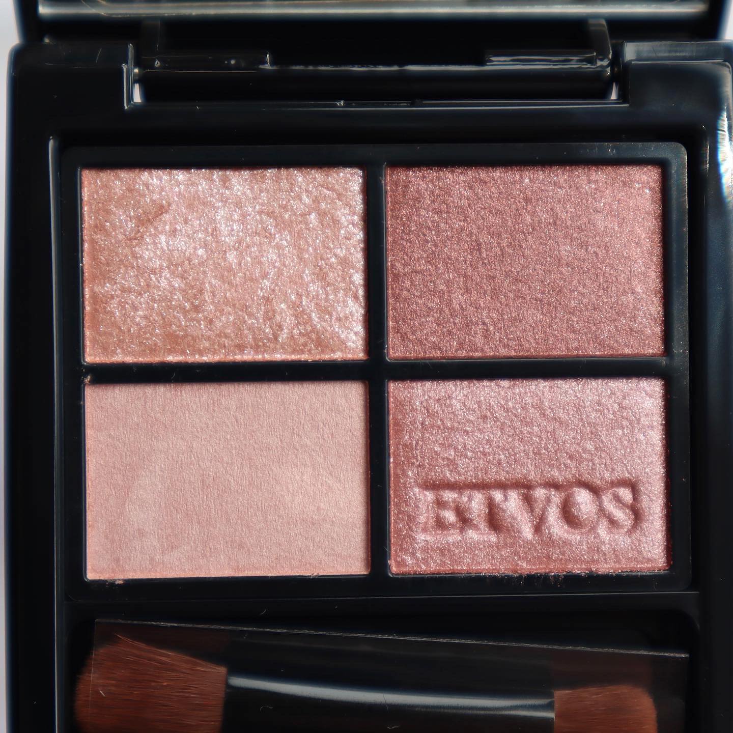 ミネラルクラッシィシャドー/エトヴォス/アイシャドウパレットを使ったクチコミ（3枚目）