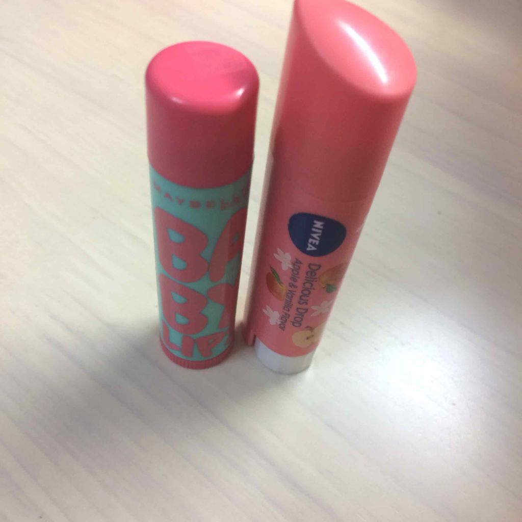 フレーバーリップ デリシャスドロップ アップルの香り〜バニラの香りのアクセント/ニベア/リップクリームを使ったクチコミ(4枚目)