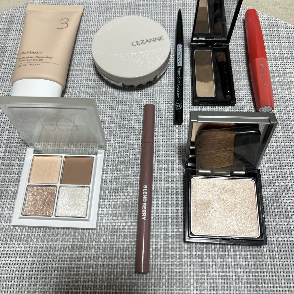 ケイト デザイニングアイブロウ3D/KATE/パウダーアイブロウを使ったクチコミ（2枚目）