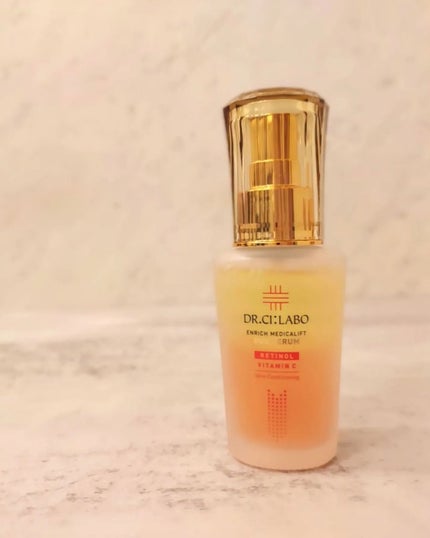 小石川恋【フォロバします】 on LIPS 「キレイな2層の美容液。シャカシャカ振ってから使うよ✨毎回降るか..」(6枚目)