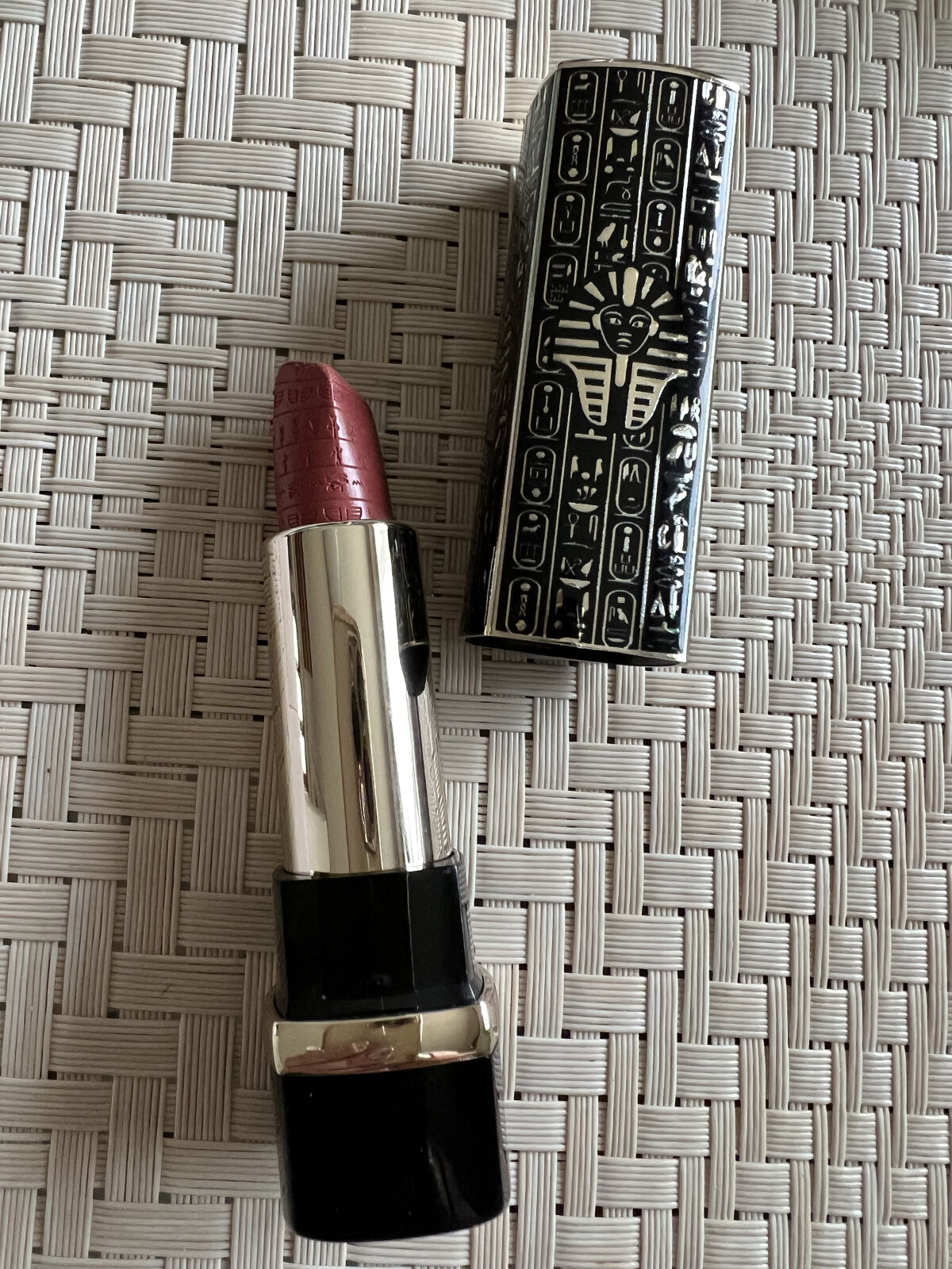 エジプトシリーズ シルキーリップスティック 301 ファラオ/ZEESEA/口紅を使ったクチコミ（3枚目）