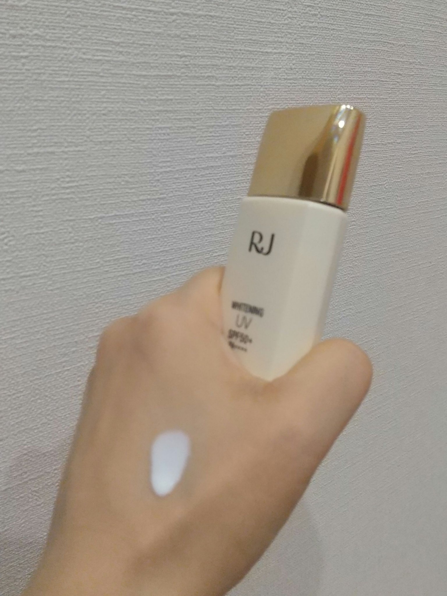 薬用RJ UVプラス/アピセラピーコスメティクス/美容液を使ったクチコミ（2枚目）