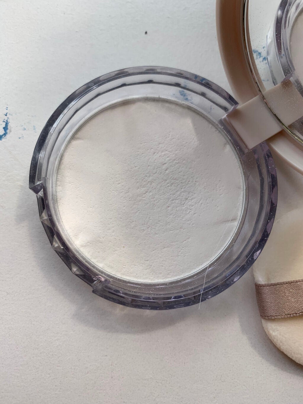 毛穴レスパウダー/CEZANNE/プレストパウダーを使ったクチコミ(3枚目)