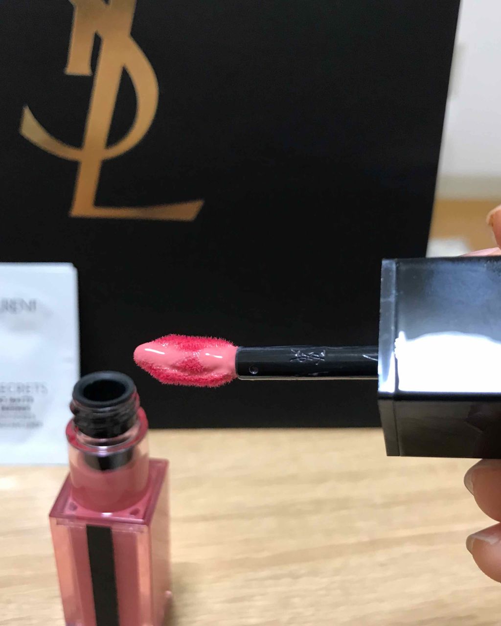 ルージュ ピュールクチュール ヴェルニ ウォーターステイン/YVES SAINT LAURENT BEAUTE/口紅を使ったクチコミ(2枚目)