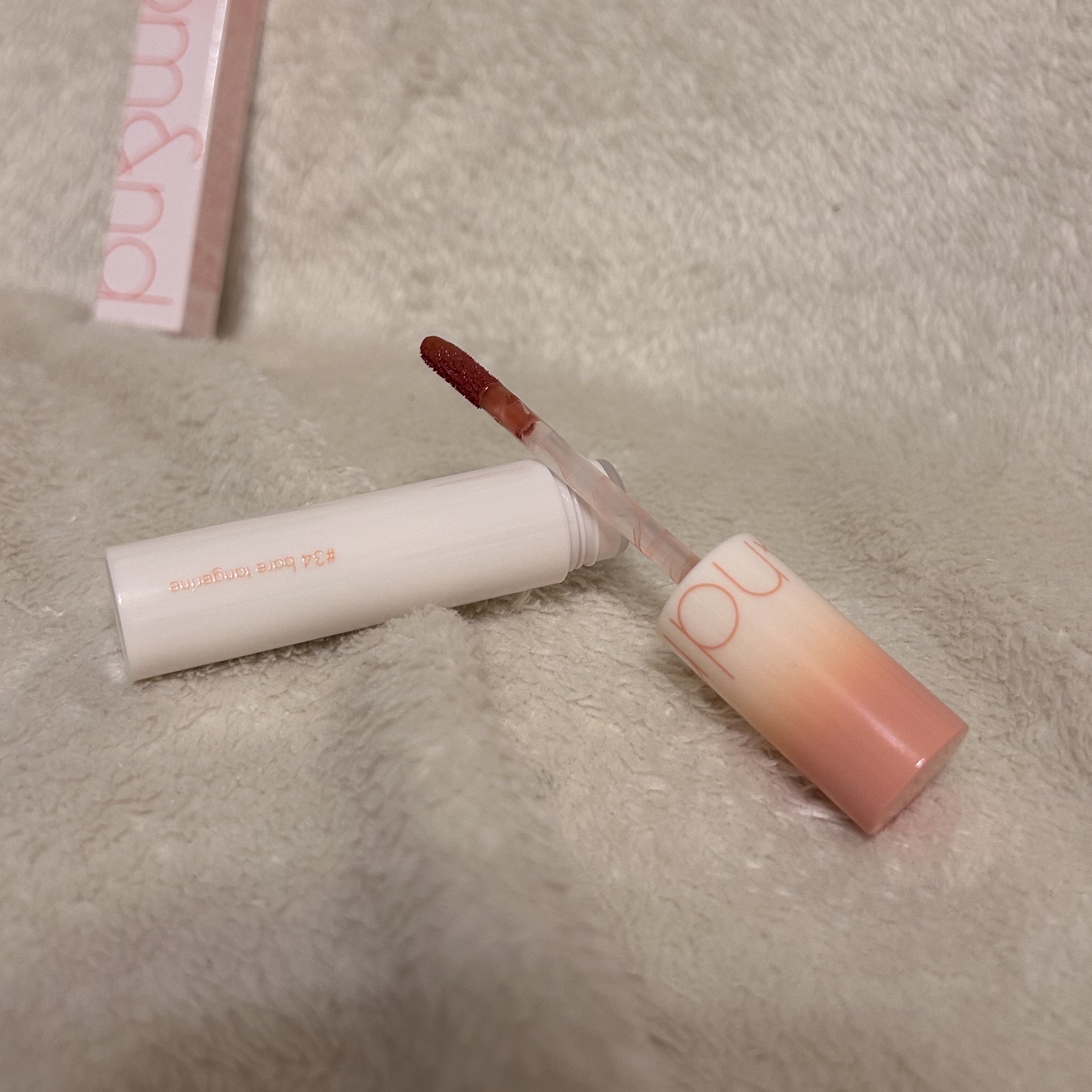 ジューシーラスティングティント/rom&nd/リップティントを使ったクチコミ（2枚目）