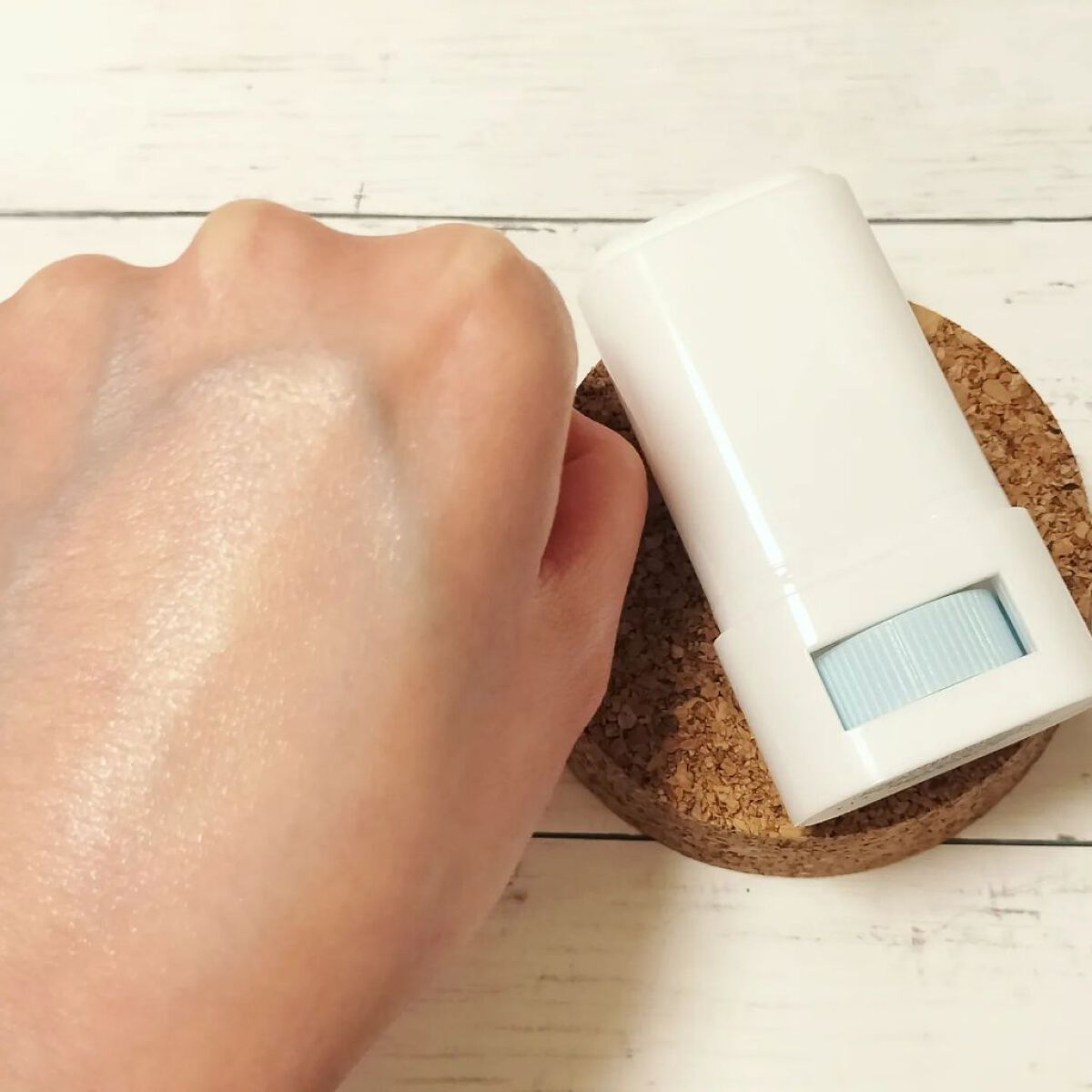 プロディフェンス ライトアップUV スティック/サンカット®/日焼け止めスティックを使ったクチコミ（3枚目）