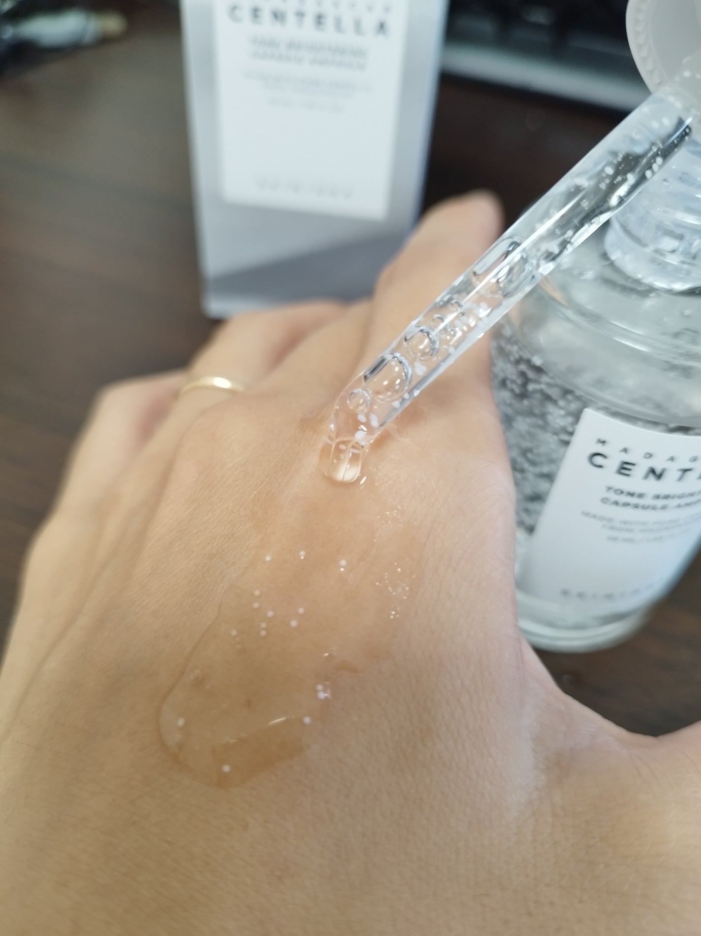 トーンブライトニング カプセルアンプル/SKIN1004/美容液を使ったクチコミ(2枚目)