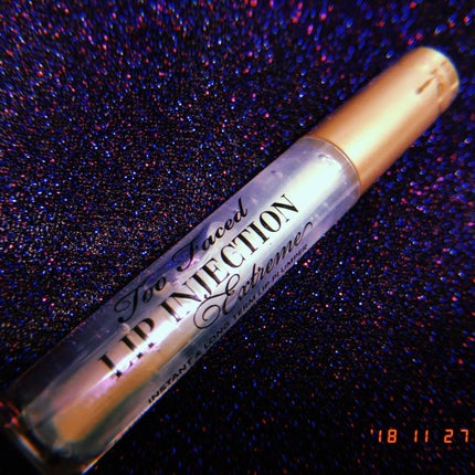 Too Faced リップ インジェクション エクストリームのクチコミ「リッププランパーが大好きです!
こちらはオーロラ色の液体で、匂いはかき氷のシロップの甘い香りが.....」(1枚目)