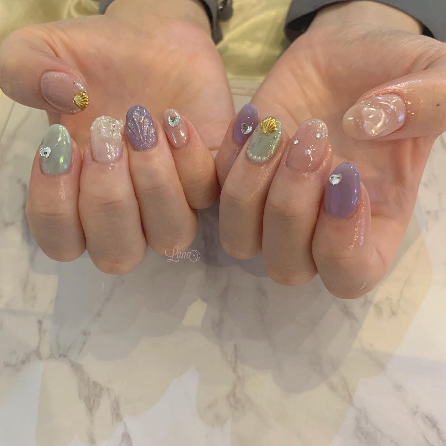 Iuna. Mizuki on LIPS 「.おまかせdesign🌙スペシャルプラン♡#nail#nail..」(2枚目)