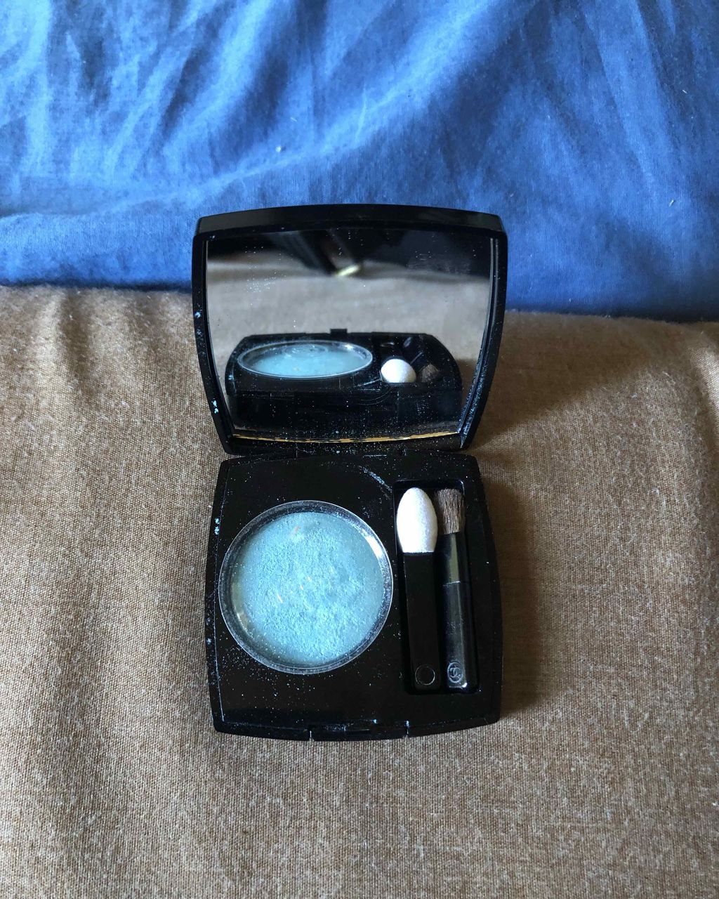 twinkle_beauty_oyz on LIPS 「最近買ったのはブルーのアイシャドウ‼️目元が涼しげになり、更に..」(1枚目)
