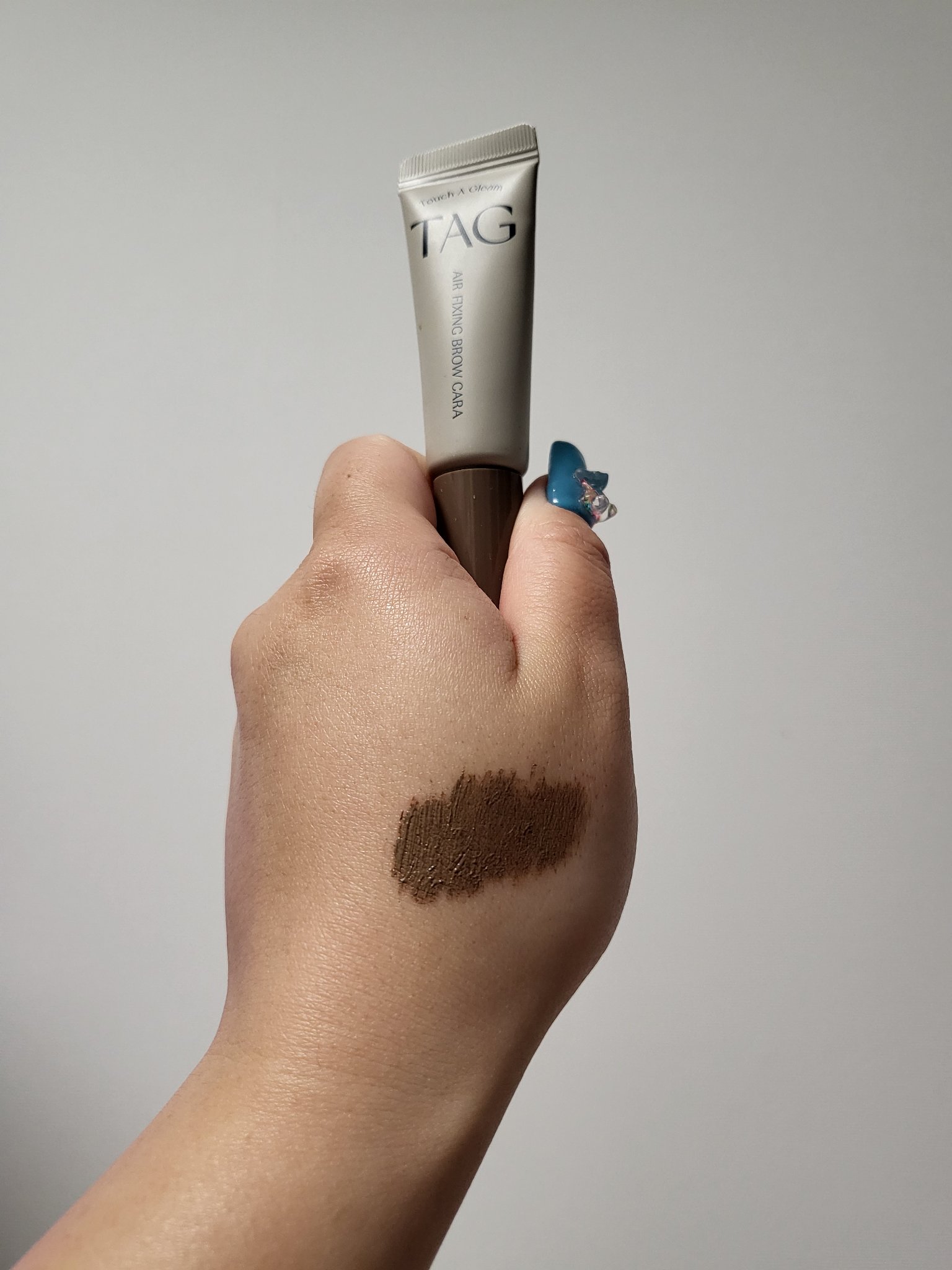 エアフィクシングブロウカラー/TAG/眉マスカラを使ったクチコミ（2枚目）