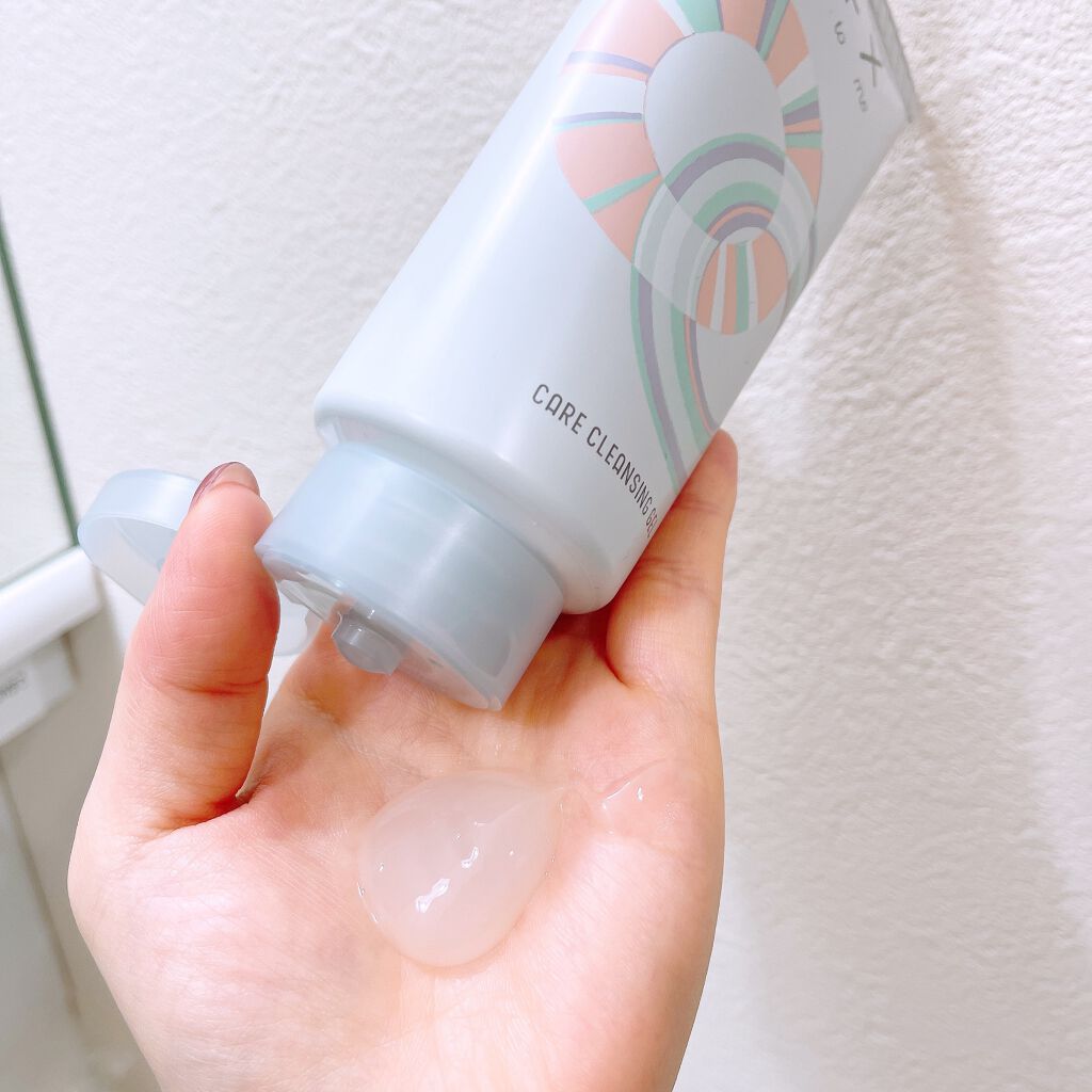 メトメ メトメ ケアクレンジングジェルのクチコミ「手のひらに500円玉ぐらいの量を出して
クルクルマッサージしながら
馴染ませると！！

メイク.....」（2枚目）