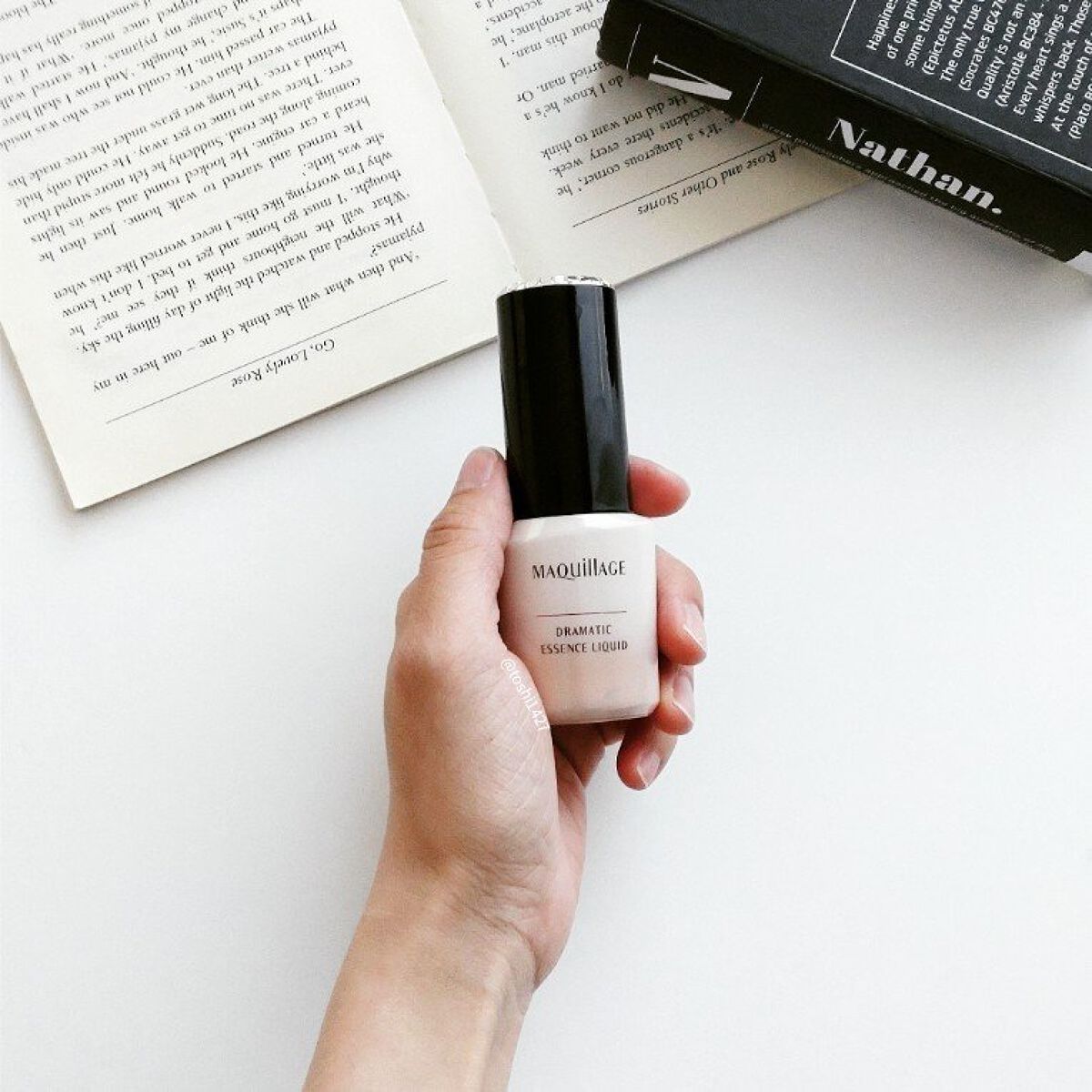 ドラマティックエッセンスリキッド/マキアージュ/リキッドファンデーションを使ったクチコミ（1枚目）