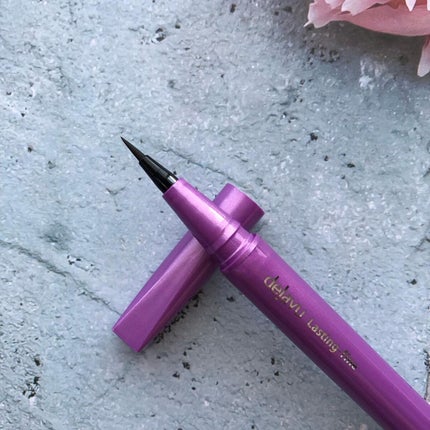 「密着アイライナー」ショート筆リキッド/デジャヴュ/リキッドアイライナーを使ったクチコミ(2枚目)