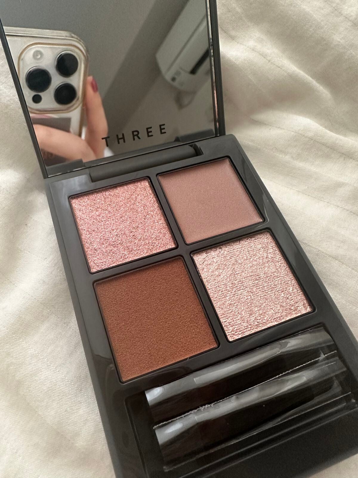 arisa on LIPS 「THREEのISETANMAKEUPPARTY限定のアイシャド..」(1枚目)