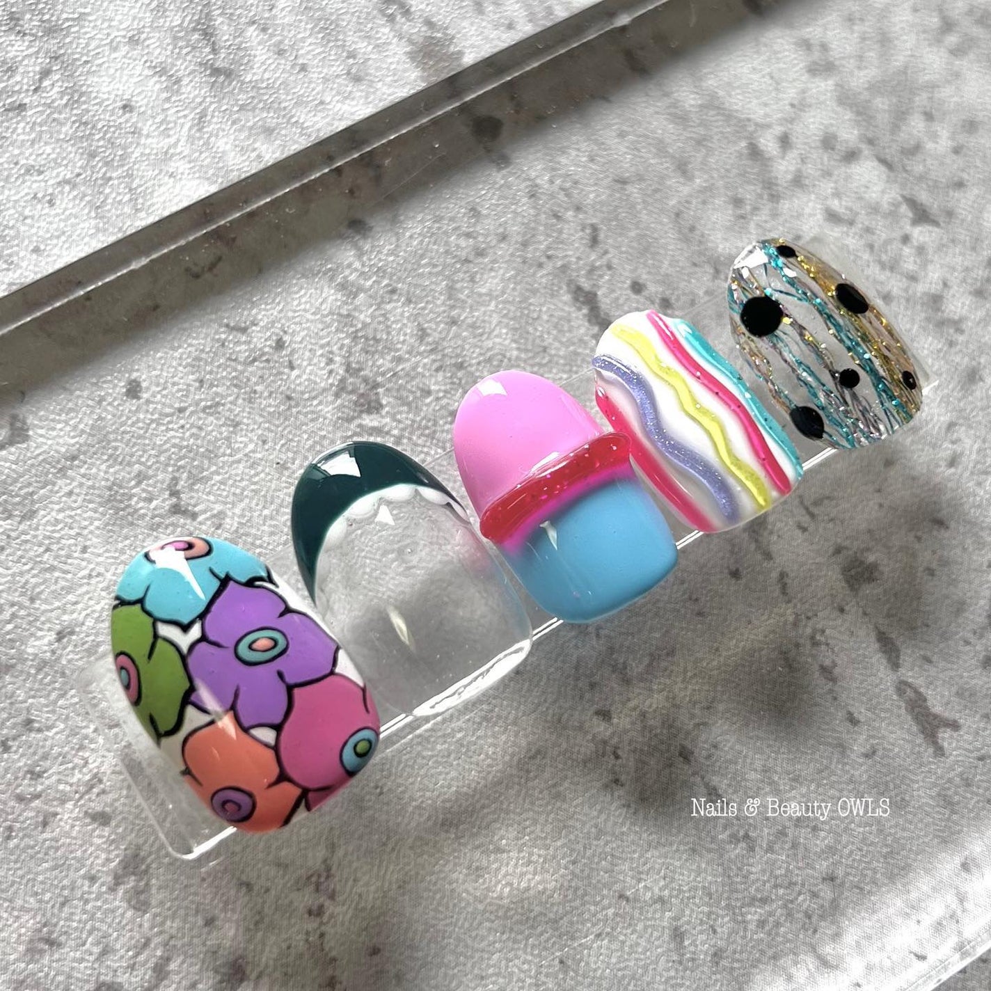 ぴよこれいと あうるす on LIPS 「先ほどのリールの静止画と使用商材の詳細です!ピンクの背景で撮っ..」(4枚目)