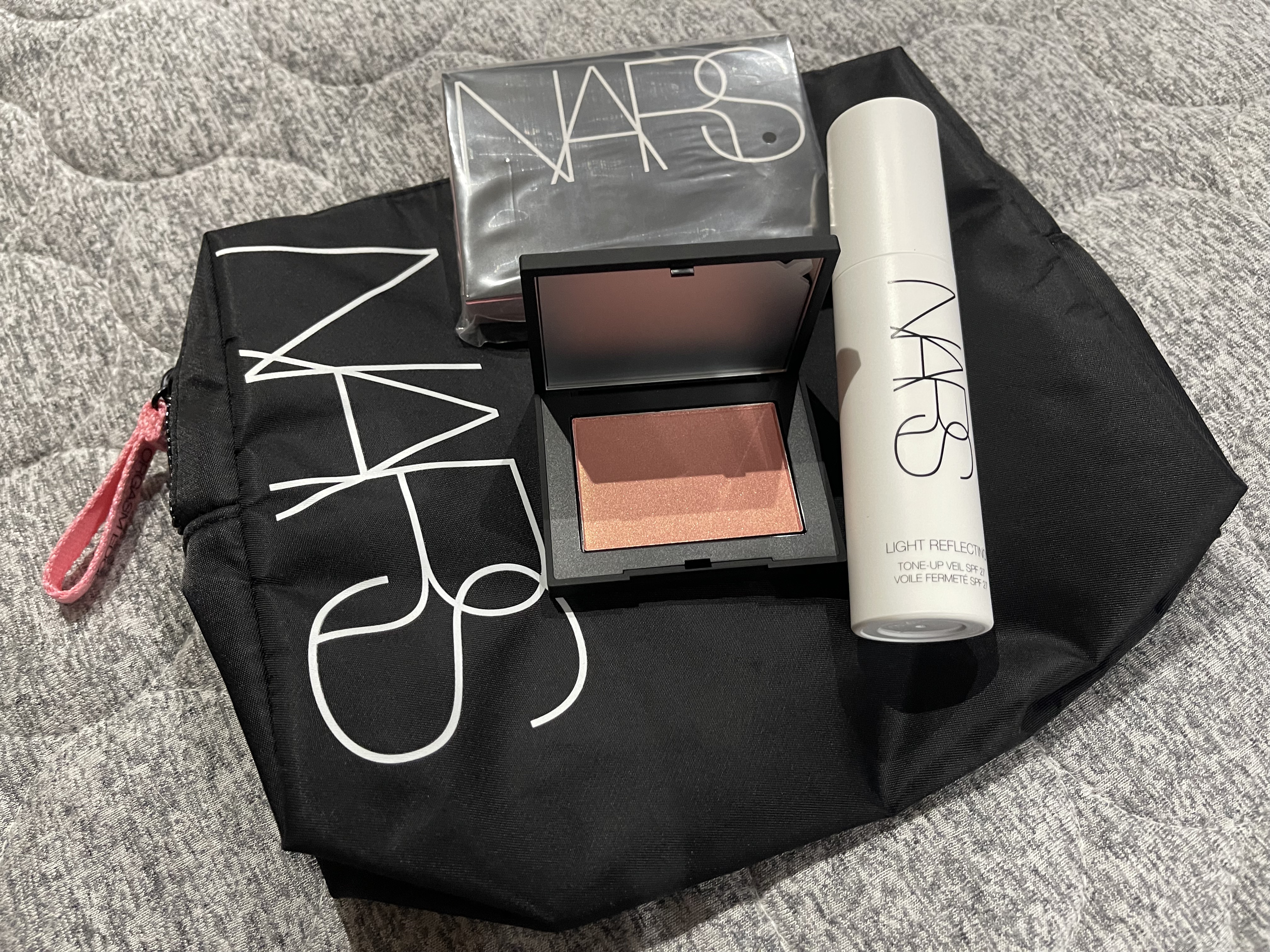 ライトリフレクティング　トーンアップヴェール/NARS/化粧下地を使ったクチコミ（1枚目）