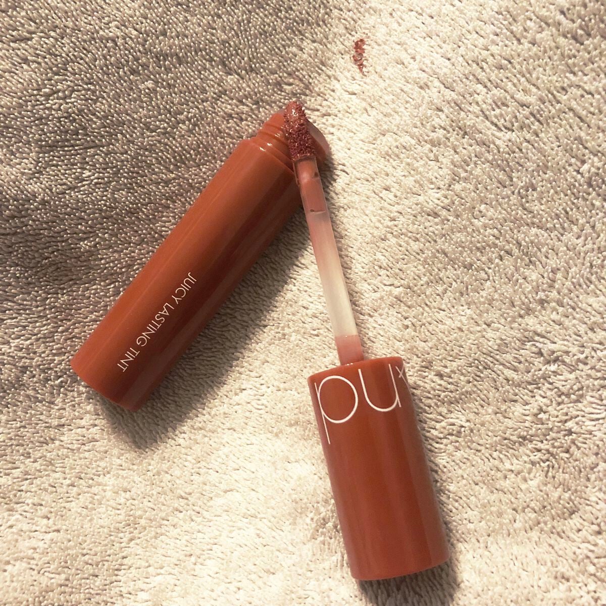 ジューシーラスティングティント/rom&nd/リップティントを使ったクチコミ(1枚目)