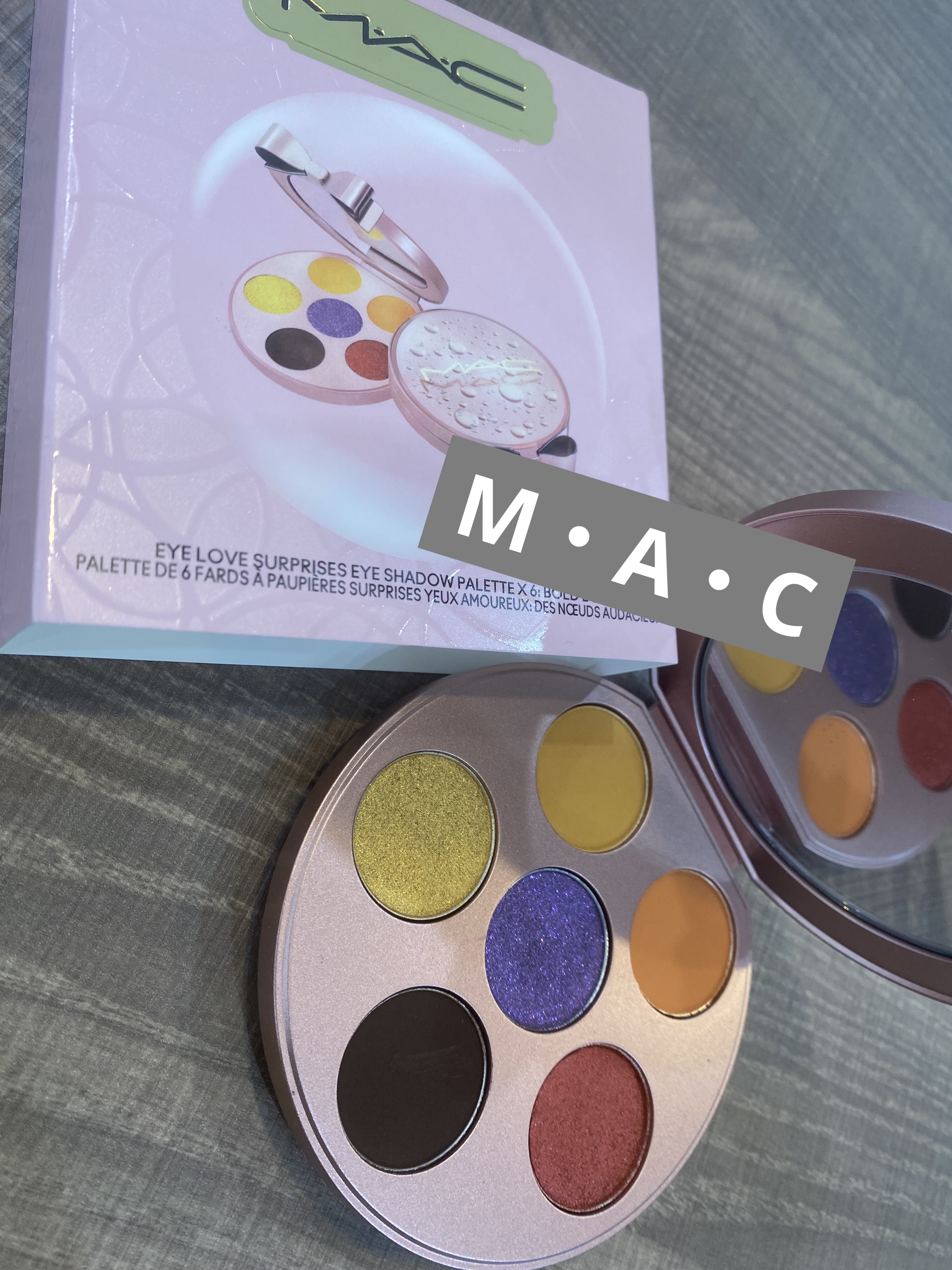 アイラブ サプライズ アイシャドウ パレット × 6 ボールド ボウ/M・A・C/アイシャドウパレットを使ったクチコミ（1枚目）