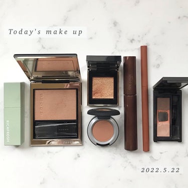 #今日のメイク 
※昨日のメイクですみません🥹

2022.5.22

〖 eye shadow 〗
#MAC #ワットクラウト 
#SUQQU #炎華 
⇢今日はサクッとメイクしたかったので、
ワット