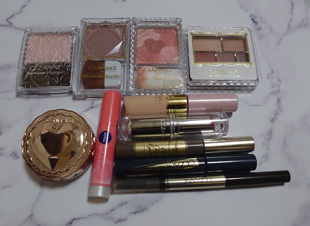 ラスティンググロスリップ/CEZANNE/口紅を使ったクチコミ（2枚目）