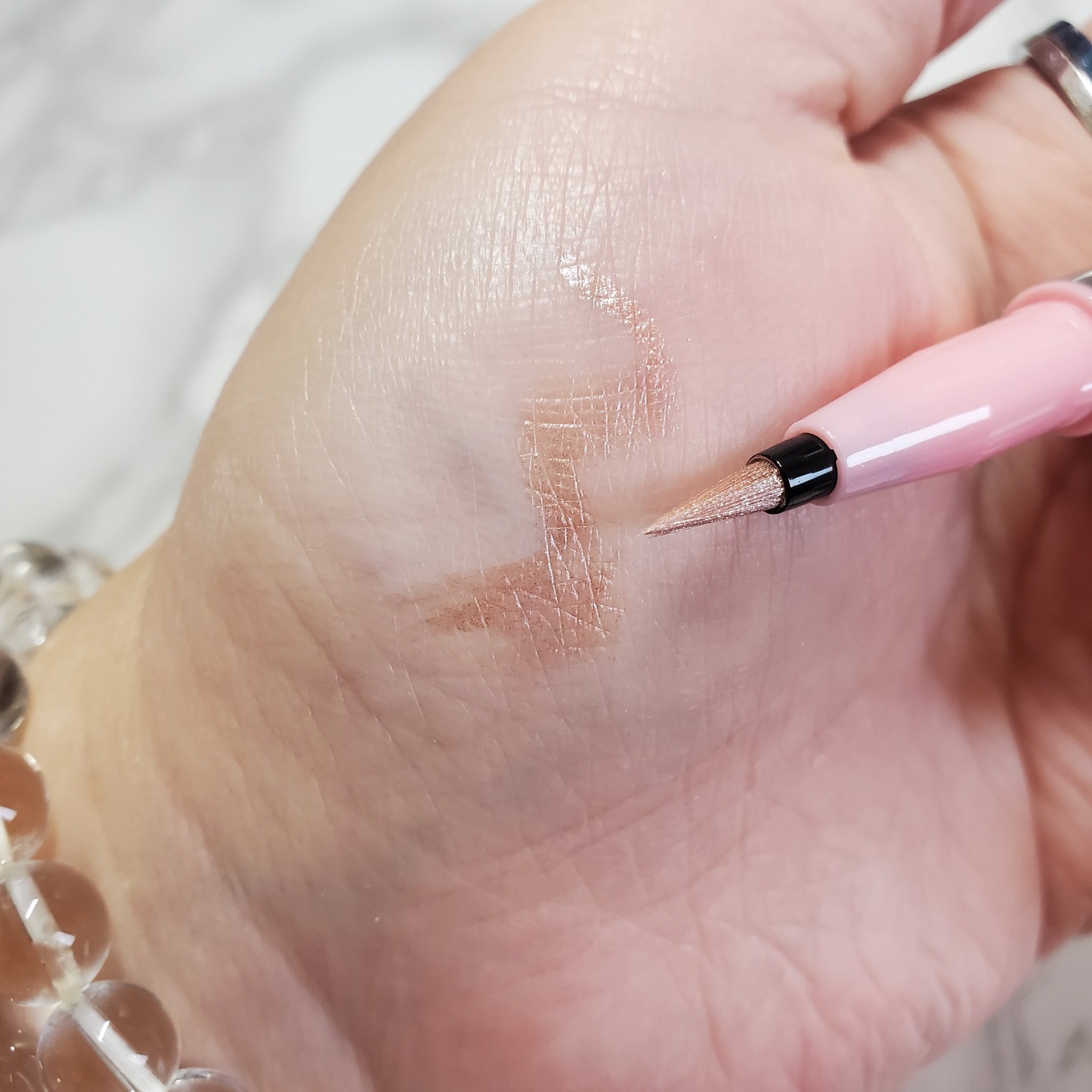 リキッドアイライナー ビジューグリッターエディション/ラブ・ライナー/リキッドアイライナーを使ったクチコミ（3枚目）